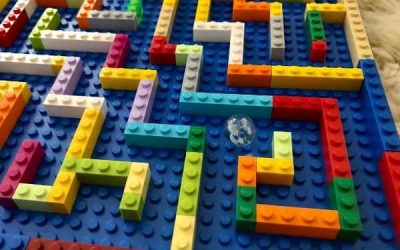 LET’S MAKE A LEGO MAZE